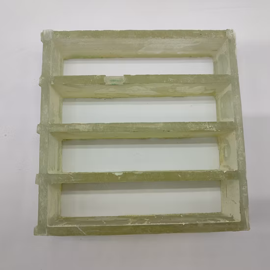 38*38*38 ミリメートルグラスファイバー格子階段踏面在庫 GRP FRP トレンチカバー格子建築材料グラスファイバー製品